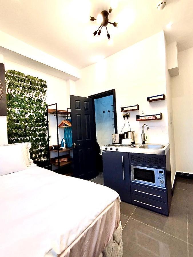 Duke And Duchess Apartments And Rooms - Private In Room Hot Tub Suites Лондон Екстериор снимка
